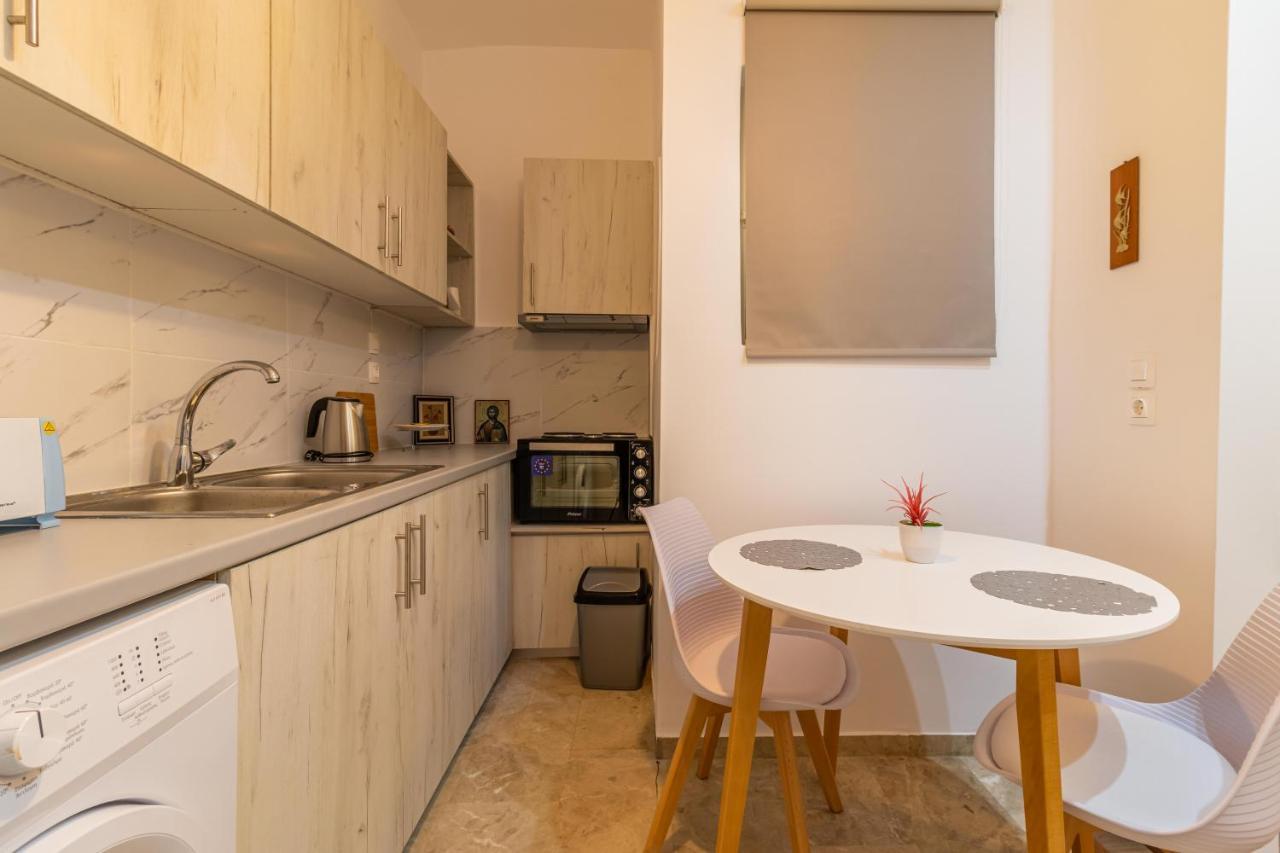 Korinthos Downtown Apartment Exterior foto